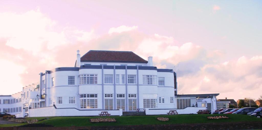 Menzies Silverlink Park South Shields Extérieur photo