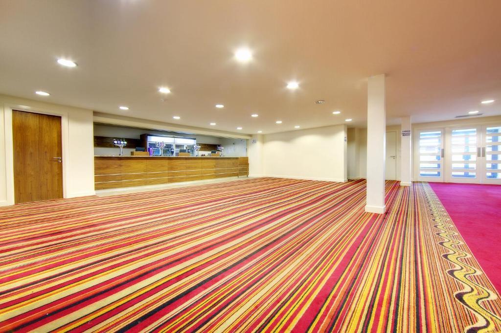 Menzies Silverlink Park South Shields Extérieur photo
