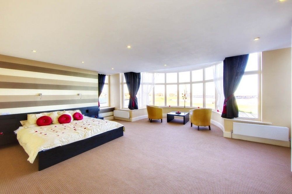 Menzies Silverlink Park South Shields Extérieur photo