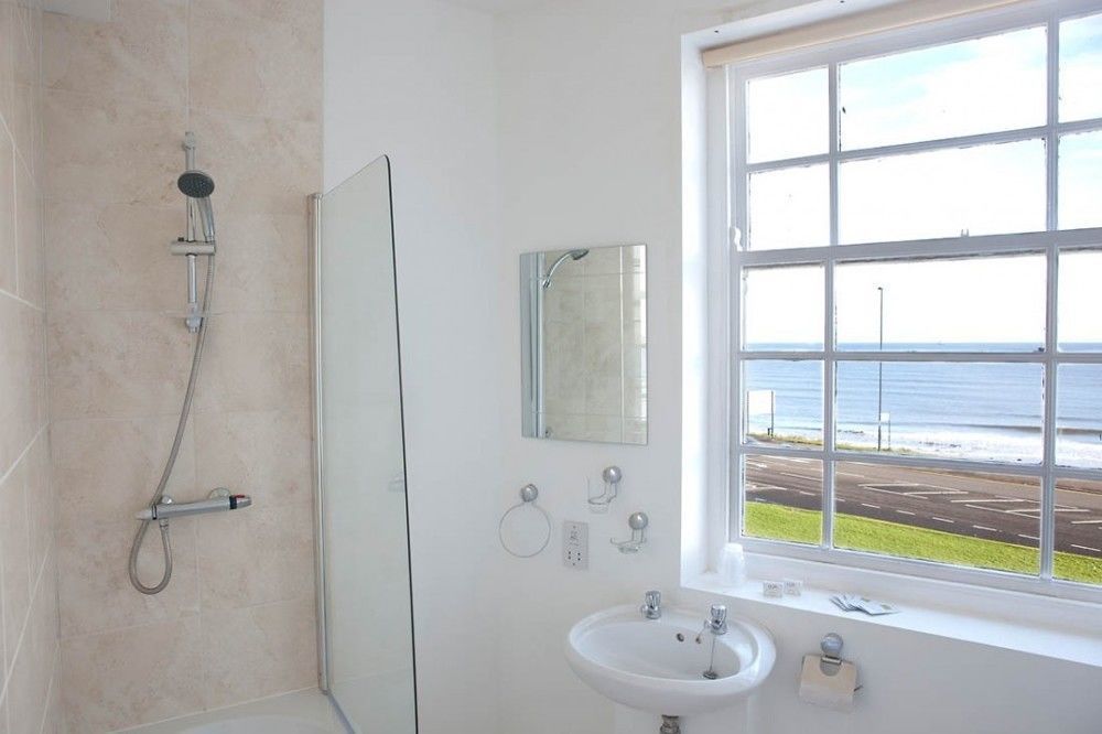 Menzies Silverlink Park South Shields Extérieur photo